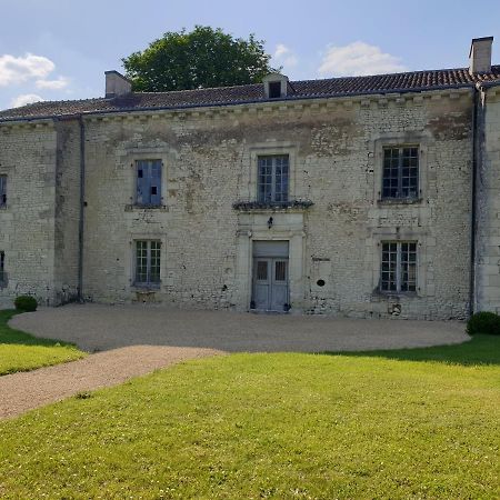 Domaine De Bourgville Monts-sur-Guesnes Экстерьер фото
