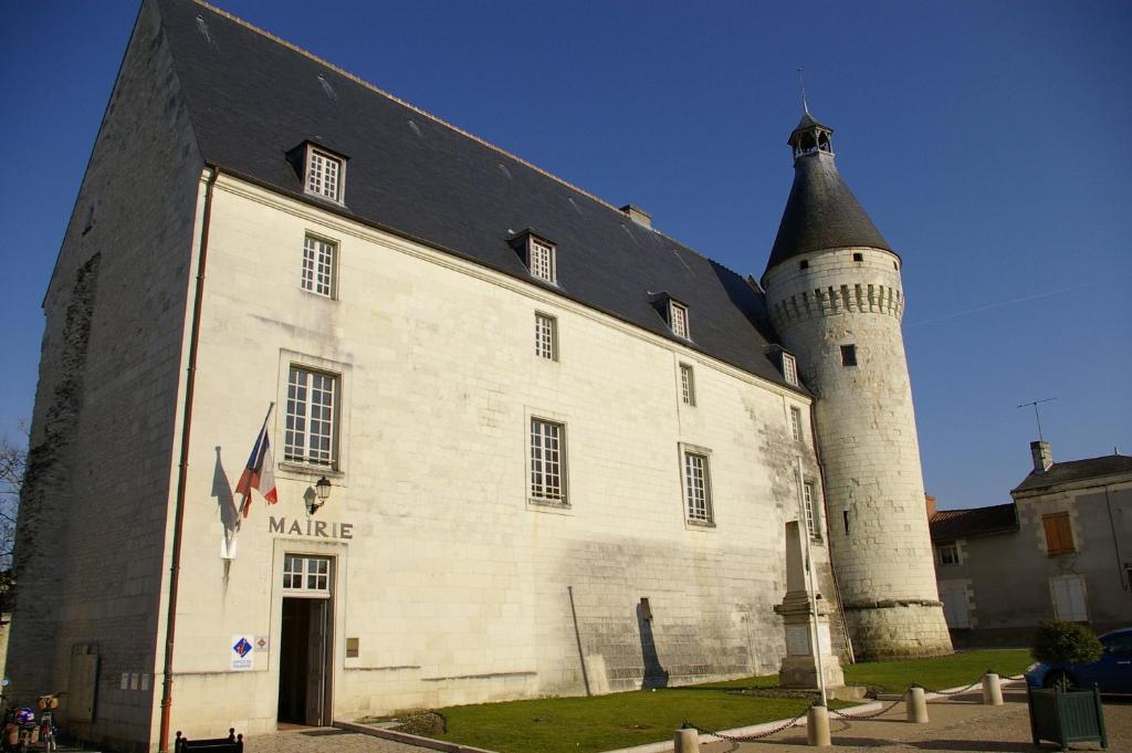 Domaine De Bourgville Monts-sur-Guesnes Экстерьер фото
