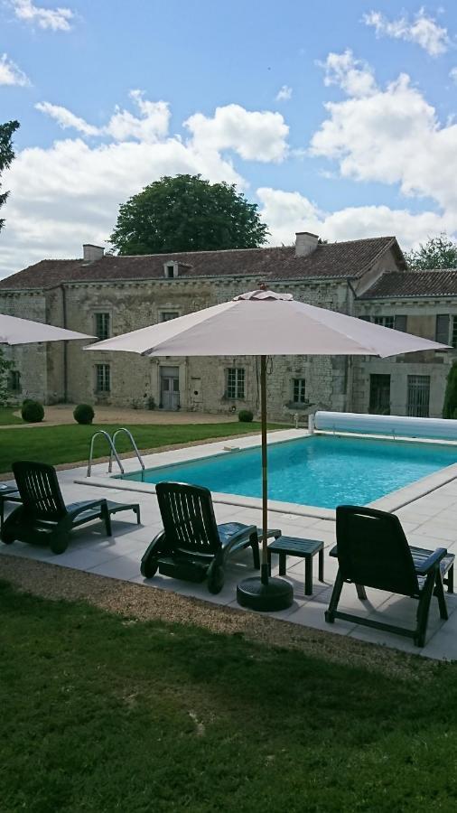 Domaine De Bourgville Monts-sur-Guesnes Экстерьер фото